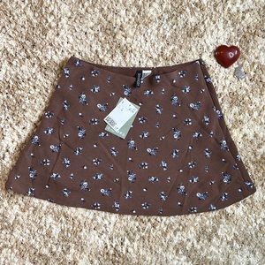 H&M Short Skirt, New with Tags, Size 6, Brown with Blue Flower Pattern, Side Zip